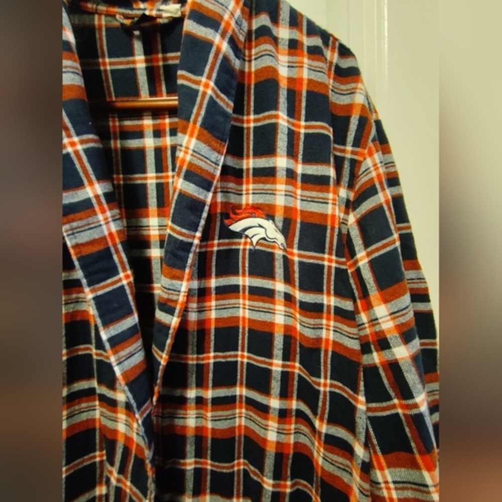 Mens NHL Denver Broncos Flannel Robe One Size